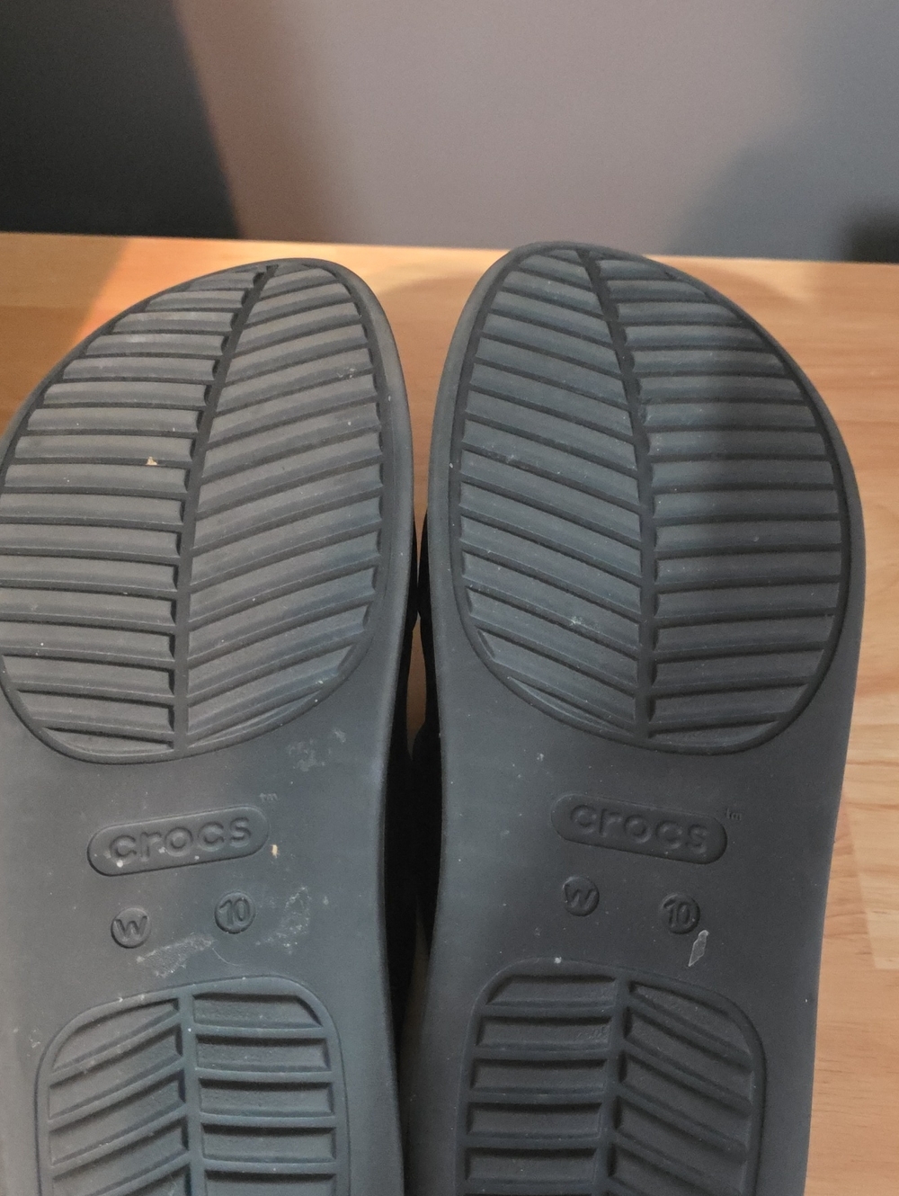 CROCS Women’s Black Crisscross Slide Sandals - Picture 2 of 4